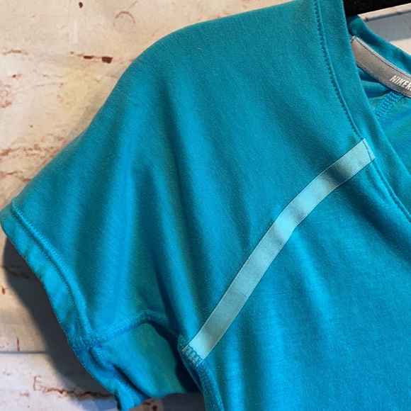 Nike workout shirt short sleeve dri fit v neck XS - Picture 4 of 10
